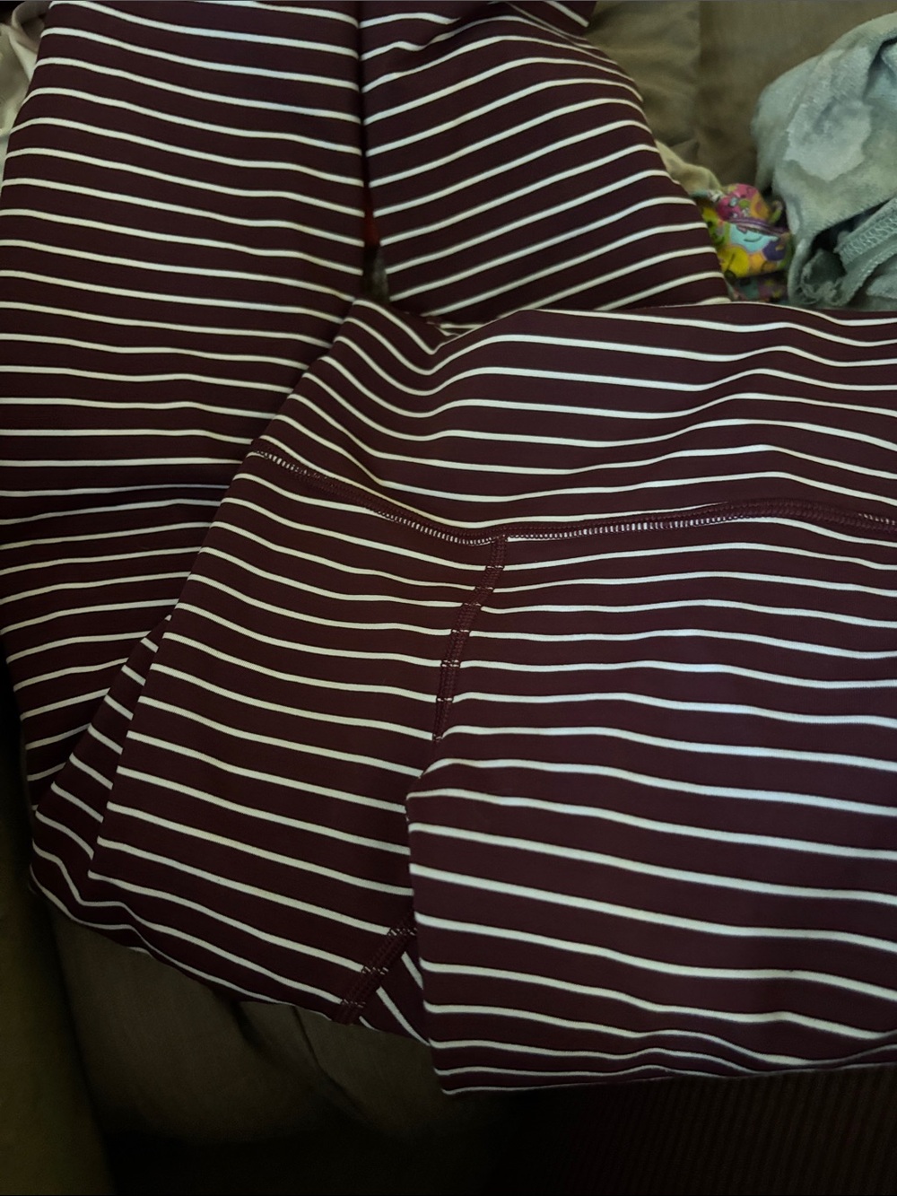 Lululemon size 4 ~ Wunder Under Striped 3/4 Length Maroon and White Leggings - Picture 4 of 6